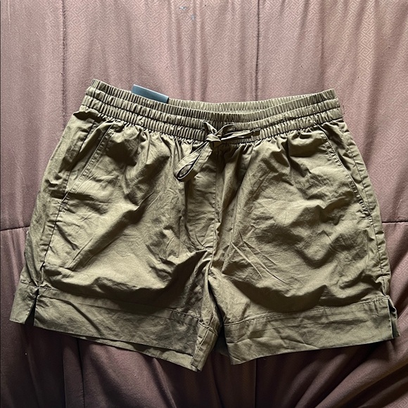Banana Republic Pants - Banana Republic Mid-Rise Olive Green Women Shorts